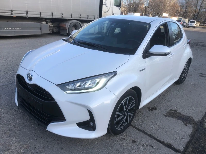 Toyota Yaris 1.5 Hybrid , снимка 1 - Автомобили и джипове - 44448813