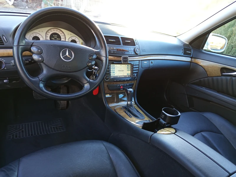 Mercedes-Benz E 320 face 7G, снимка 9 - Автомобили и джипове - 48867313