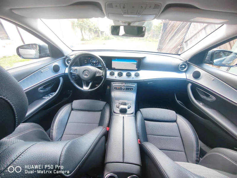 Mercedes-Benz E 220, снимка 12 - Автомобили и джипове - 52356143
