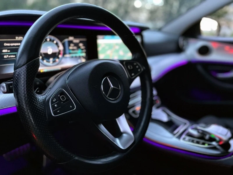 Mercedes-Benz E 220, снимка 8 - Автомобили и джипове - 52356143