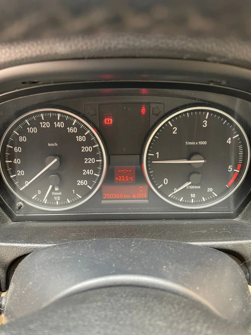BMW 320, снимка 8 - Автомобили и джипове - 52462912