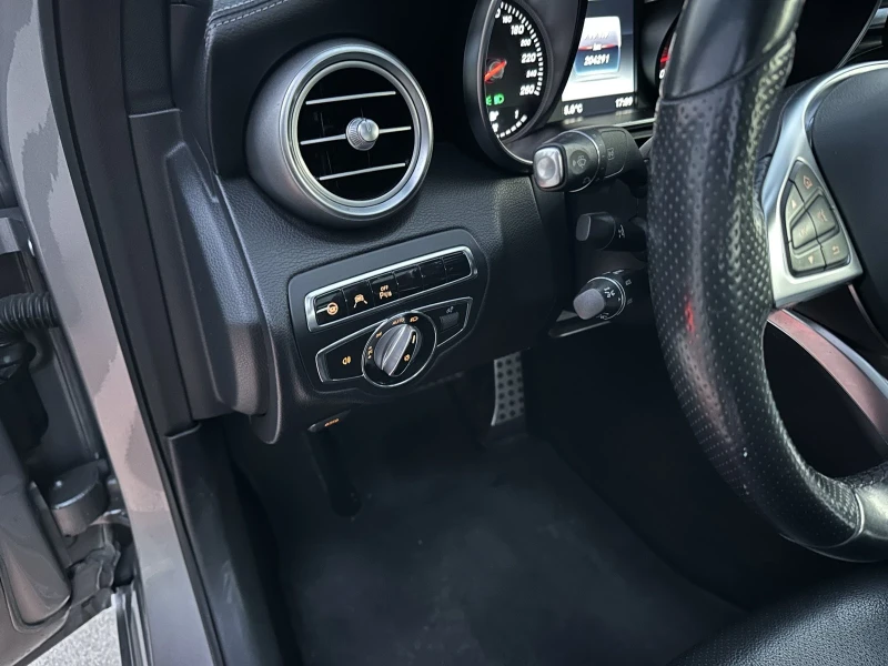 Mercedes-Benz C 400 AMG PACK* BURMASTER* 4MATIC* KEYLESS GO* PANO* КАМ, снимка 9 - Автомобили и джипове - 52793828