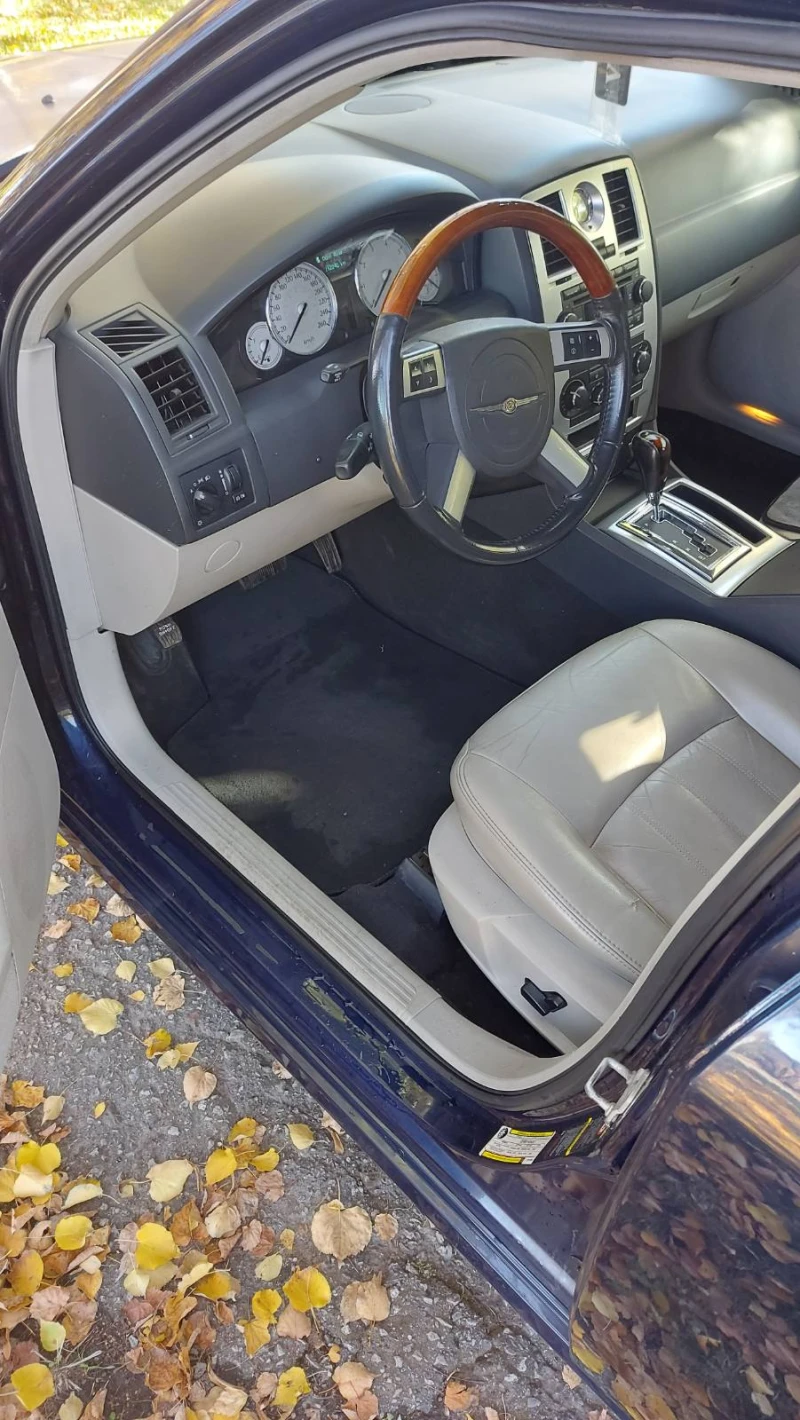 Chrysler 300c, снимка 9 - Автомобили и джипове - 52897705