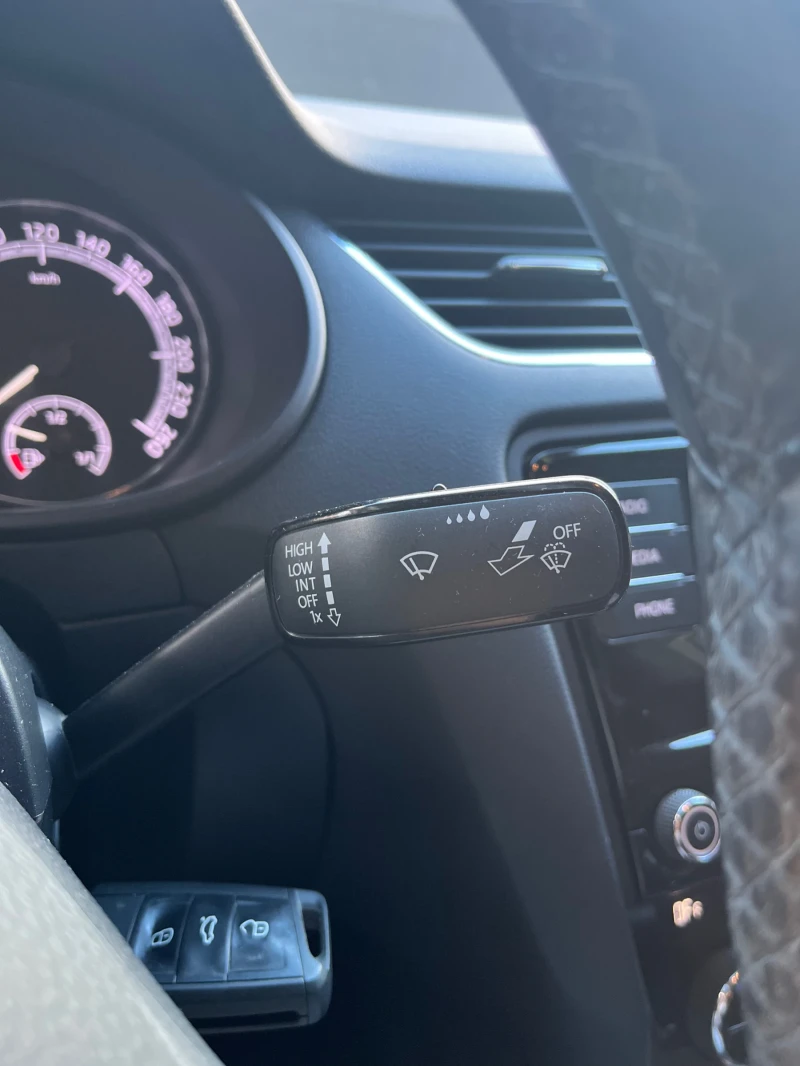 Skoda Octavia, снимка 14 - Автомобили и джипове - 52965915