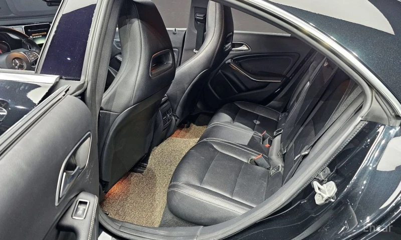 Mercedes-Benz CLA 200, снимка 12 - Автомобили и джипове - 53004960