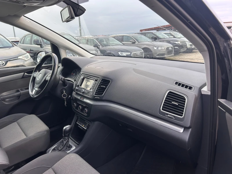VW Sharan 2.0TDI AVTOMAT/NAVI EURO 5, снимка 11 - Автомобили и джипове - 53124865