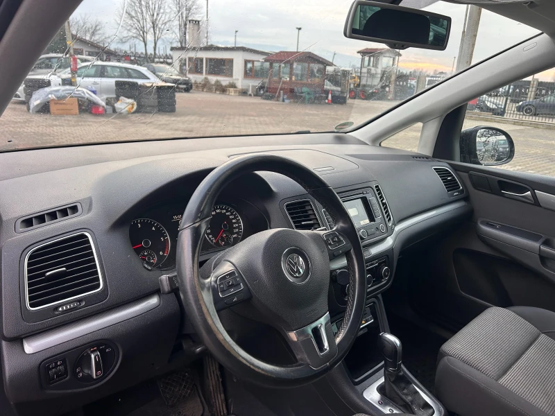 VW Sharan 2.0TDI AVTOMAT/NAVI EURO 5, снимка 13 - Автомобили и джипове - 53124865