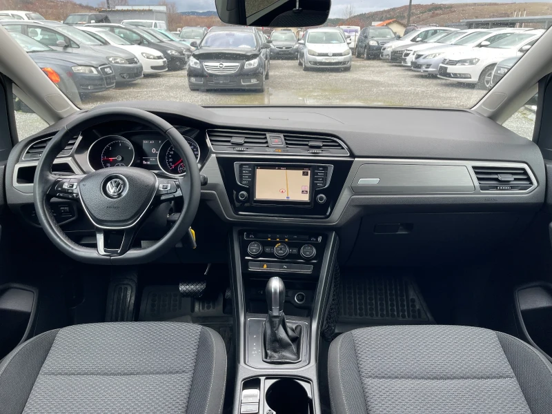 VW Touran  Executive Blue Motion ! 150kc!! 7местен!!!, снимка 9 - Автомобили и джипове - 53396464