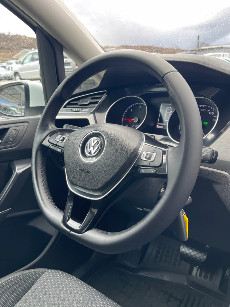 VW Touran  Executive Blue Motion ! 150kc!! 7местен!!!, снимка 11 - Автомобили и джипове - 53396464
