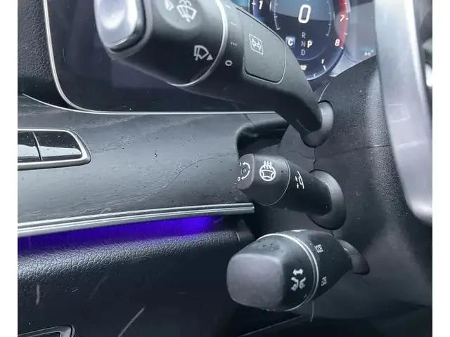 Mercedes-Benz E 400 / 4MATIC / AWD / Head-Up / 360  / Burmester /, снимка 17 - Автомобили и джипове - 53334853