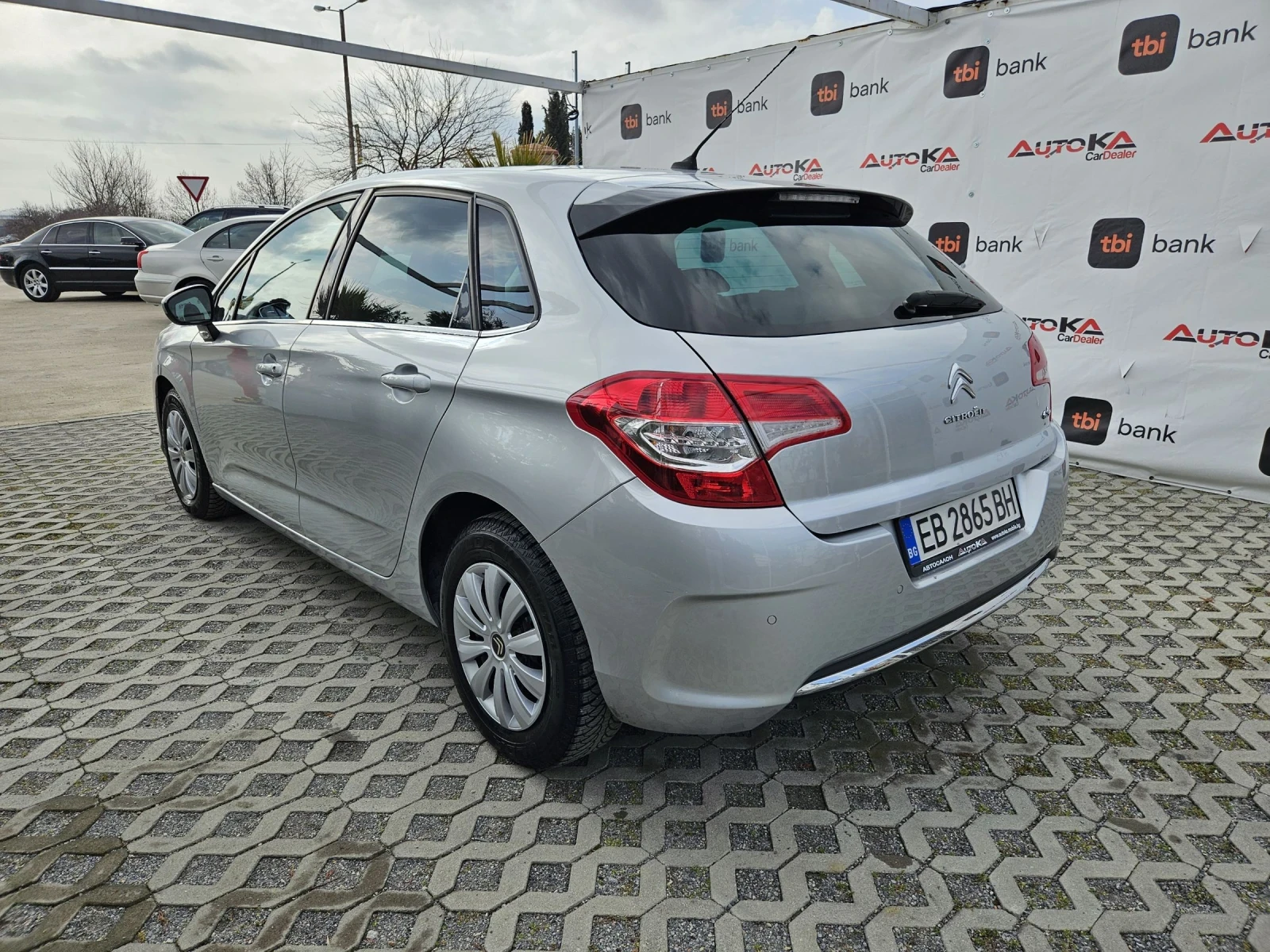 Citroen C4 1.6i-120кс= АВТОПИЛОТ= КЛИМАТРОНИК= СЕРВ. ИСТОРИЯ - изображение 5