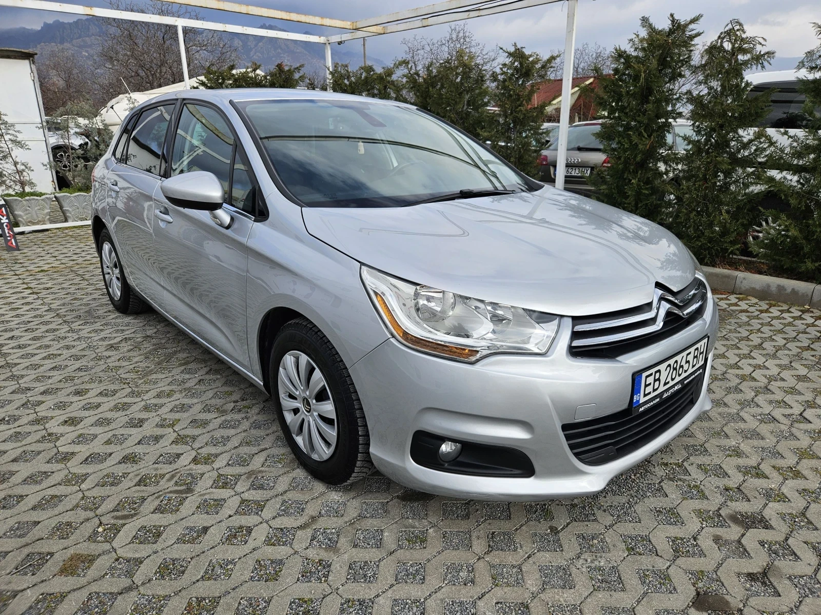 Citroen C4 1.6i-120кс= АВТОПИЛОТ= КЛИМАТРОНИК= СЕРВ. ИСТОРИЯ - изображение 2