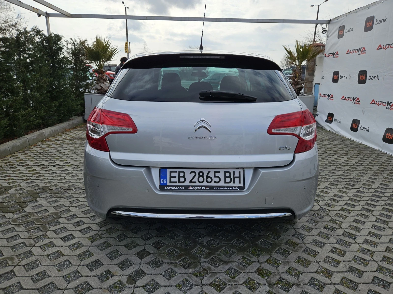 Citroen C4 1.6i-120кс= АВТОПИЛОТ= КЛИМАТРОНИК= СЕРВ. ИСТОРИЯ - изображение 4