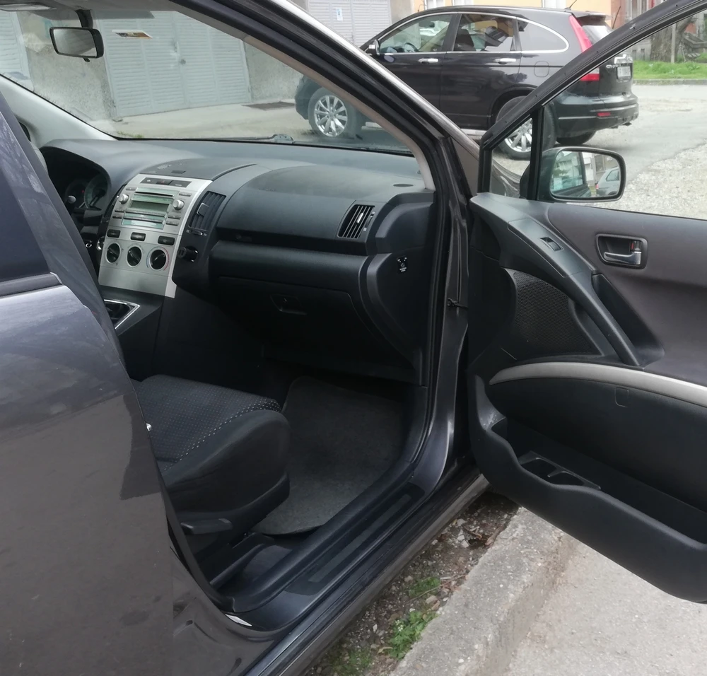 Toyota Corolla verso  - изображение 7