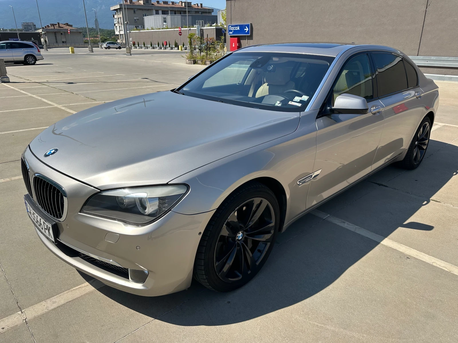 BMW 750 Li - изображение 2