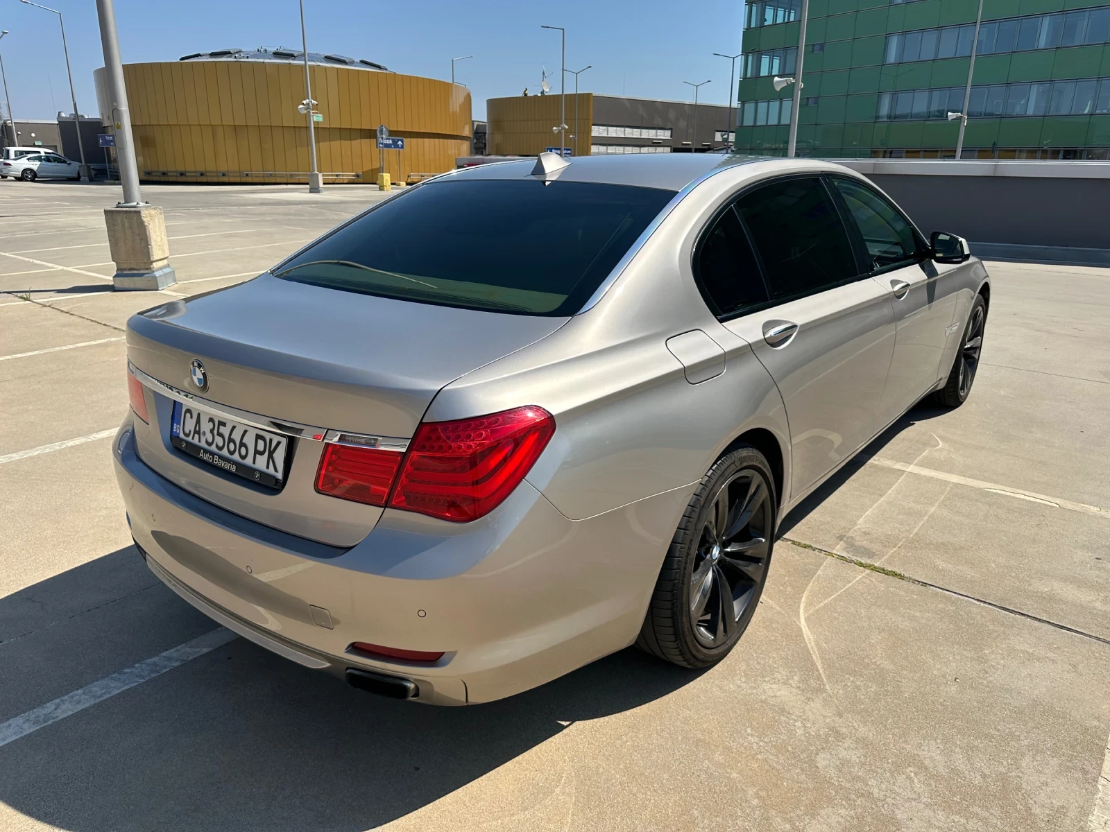 BMW 750 Li - изображение 4
