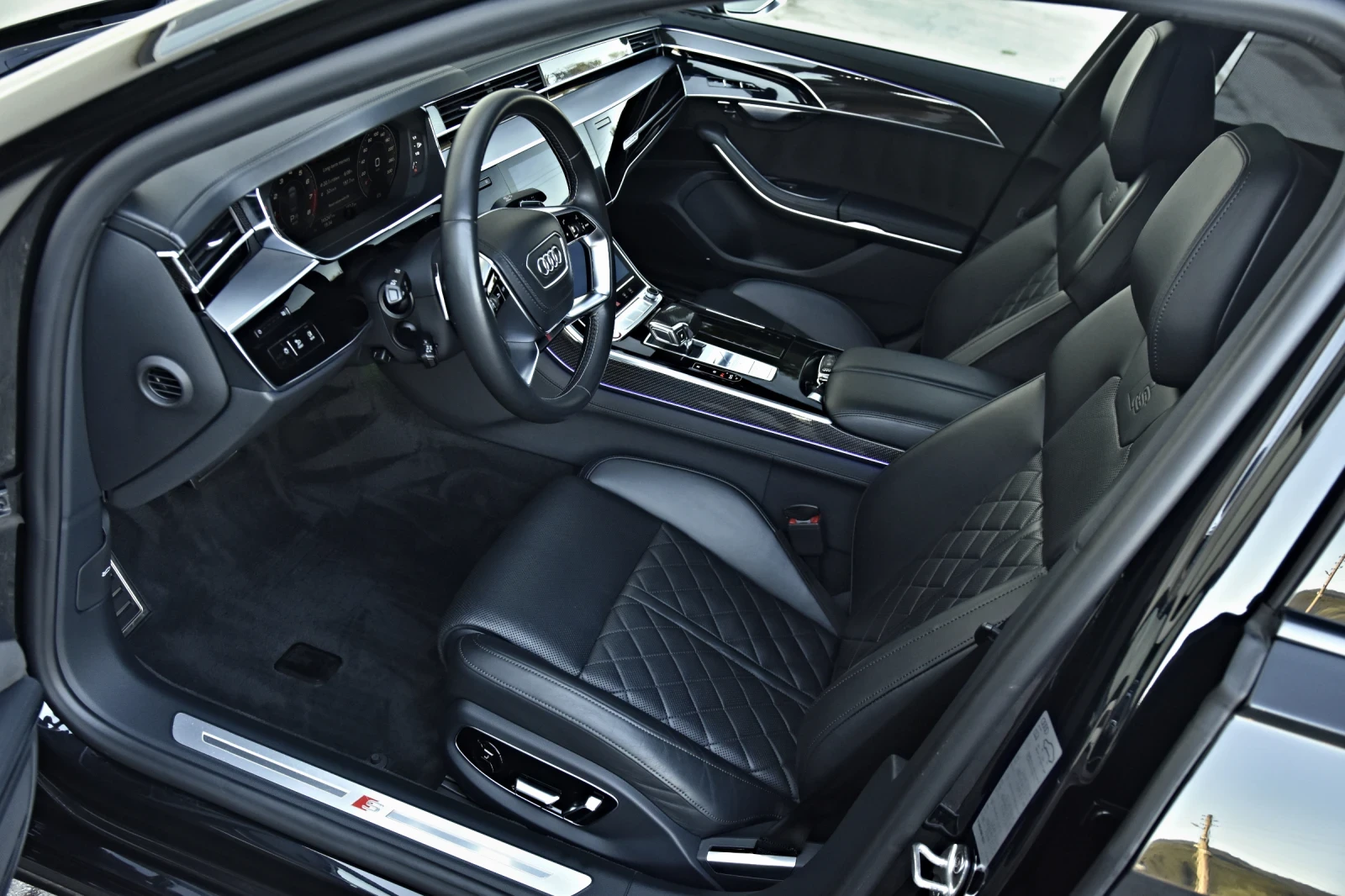 Audi S8 4.0 V8T MATRIX B&O RS-SITZE 21" CERAMIC 360 CA - изображение 8