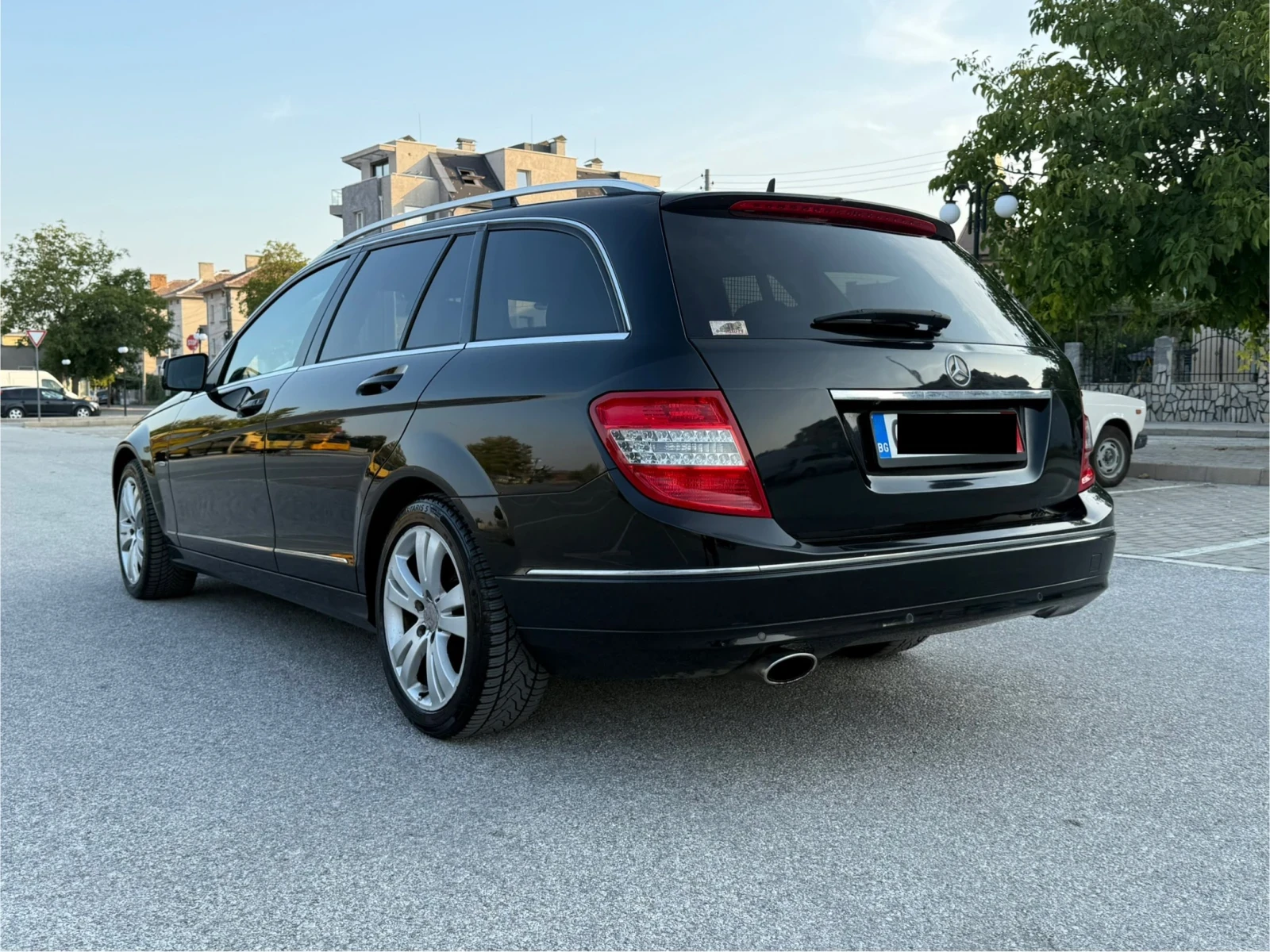 Mercedes-Benz C 250 Нави* Камера* Подгрев* Парктроник - изображение 3