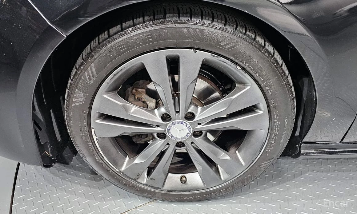 Mercedes-Benz CLA 200  - изображение 5