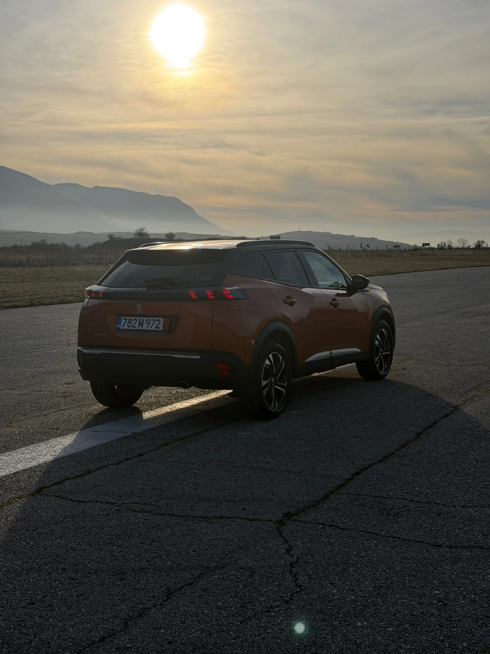 Peugeot 2008 GT Line Автомат Панорама Гаранция - изображение 5