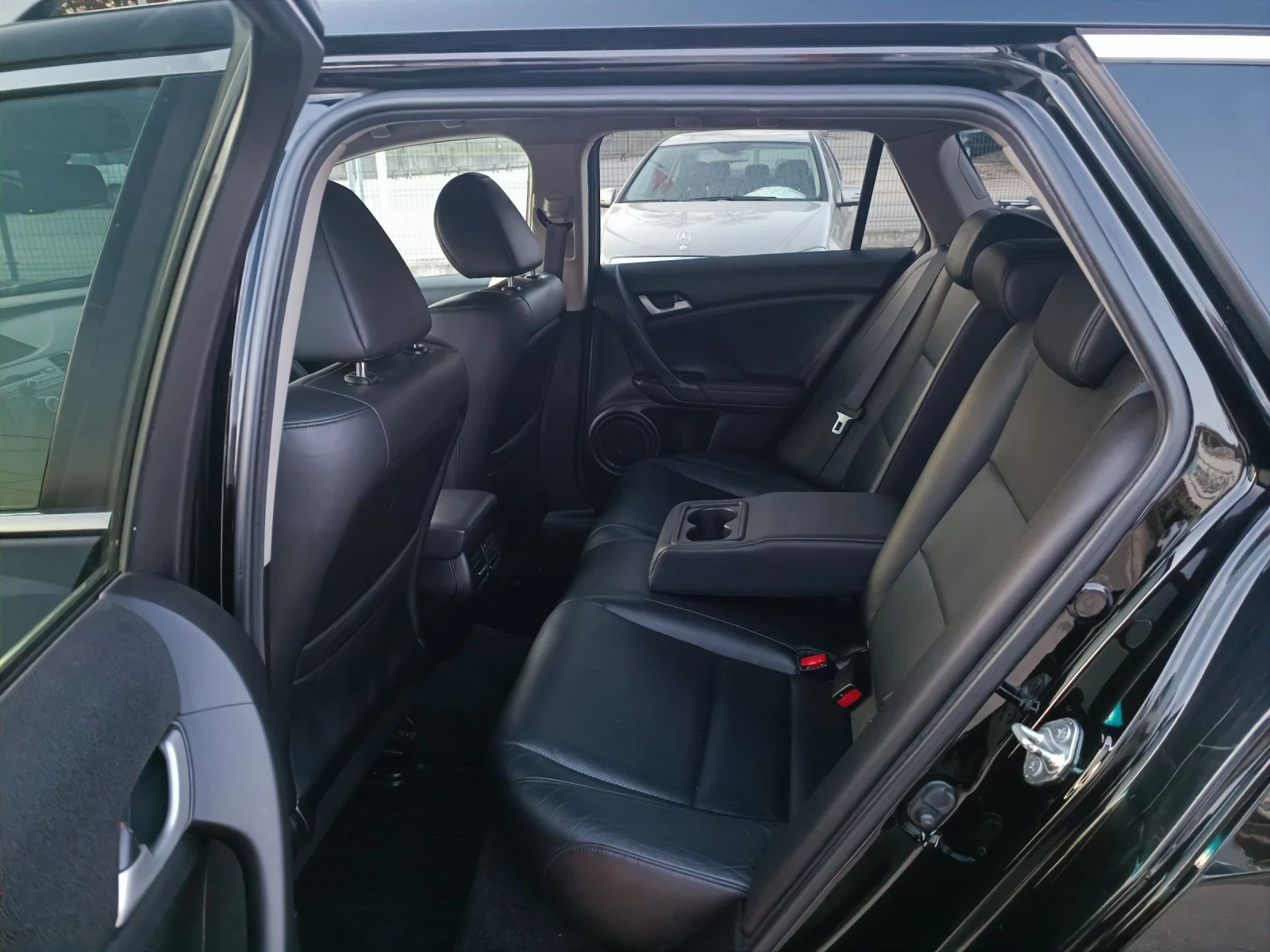 Honda Accord 2.4i-201кс-ШВЕЙЦАРИЯ-РЪЧКА-6ск, снимка 10 - Автомобили и джипове - 53841057