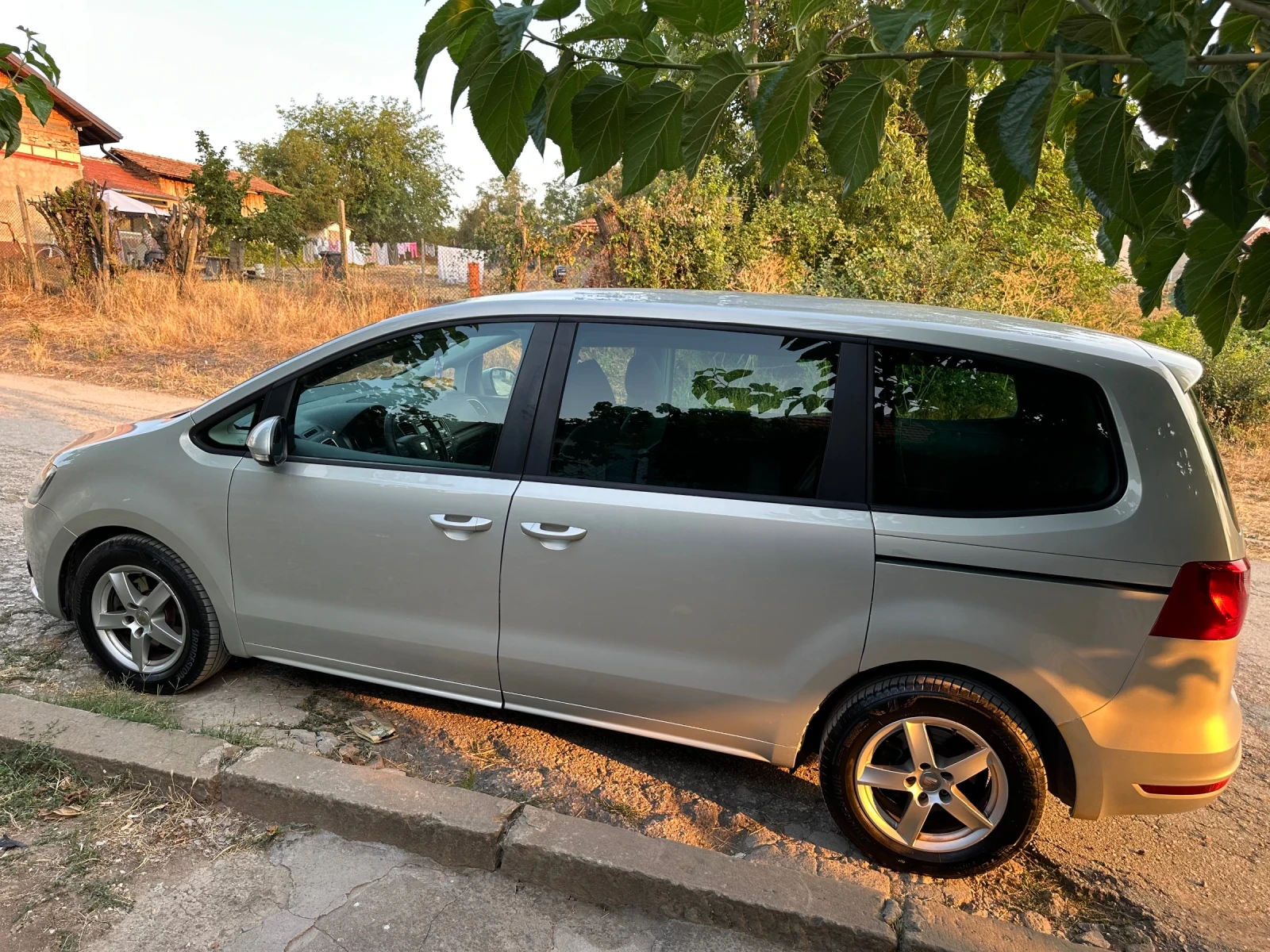 Seat Alhambra, снимка 3 - Автомобили и джипове - 53845060