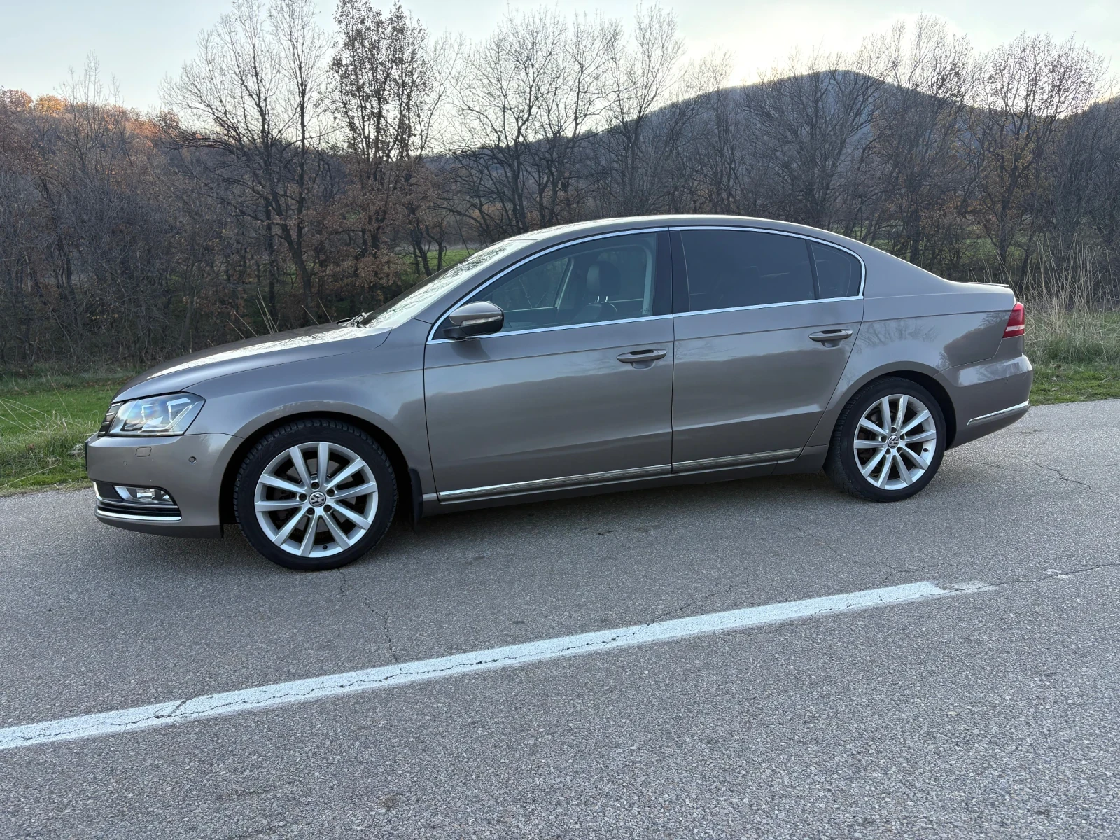 VW Passat 2.0TDI LED Highline, снимка 4 - Автомобили и джипове - 53932288