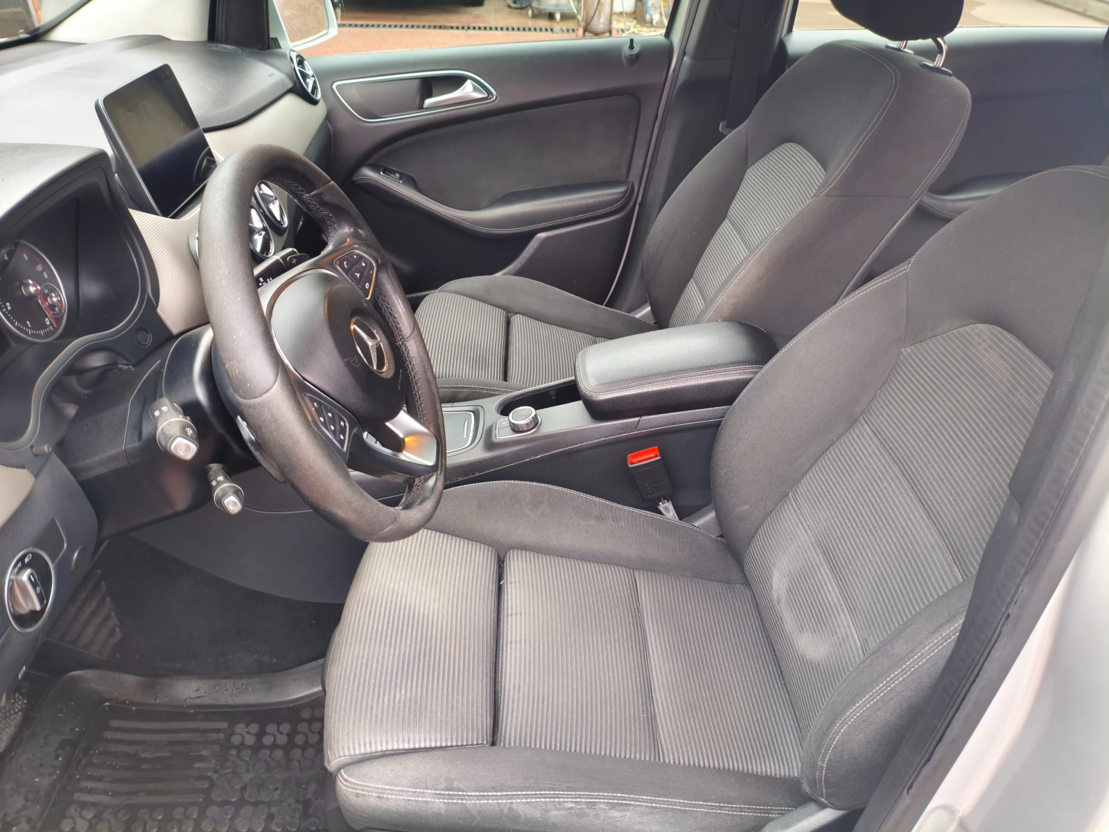 Mercedes-Benz B 200, снимка 7 - Автомобили и джипове - 54044520