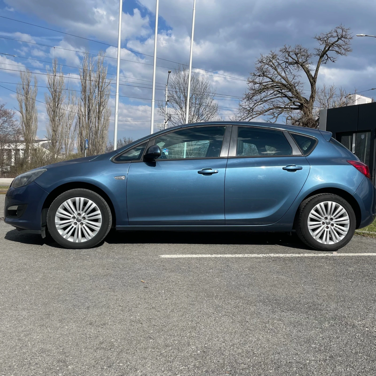 Opel Astra 1.4 TURBO COSMO FACE LIFT 140ps, снимка 6 - Автомобили и джипове - 54050865