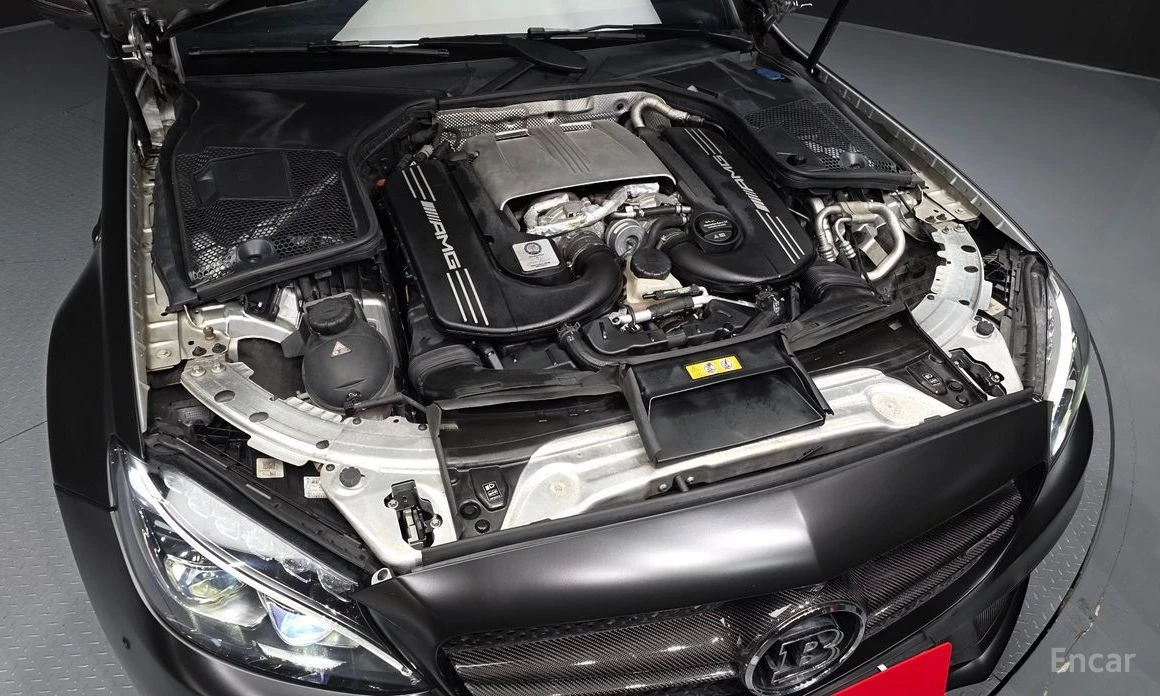 Mercedes-Benz C 63 AMG * CABRIOLET* КОЖА* ПОДГРЕВ* КАРБОН* HEAD-UP* FULL*, снимка 6 - Автомобили и джипове - 54060722