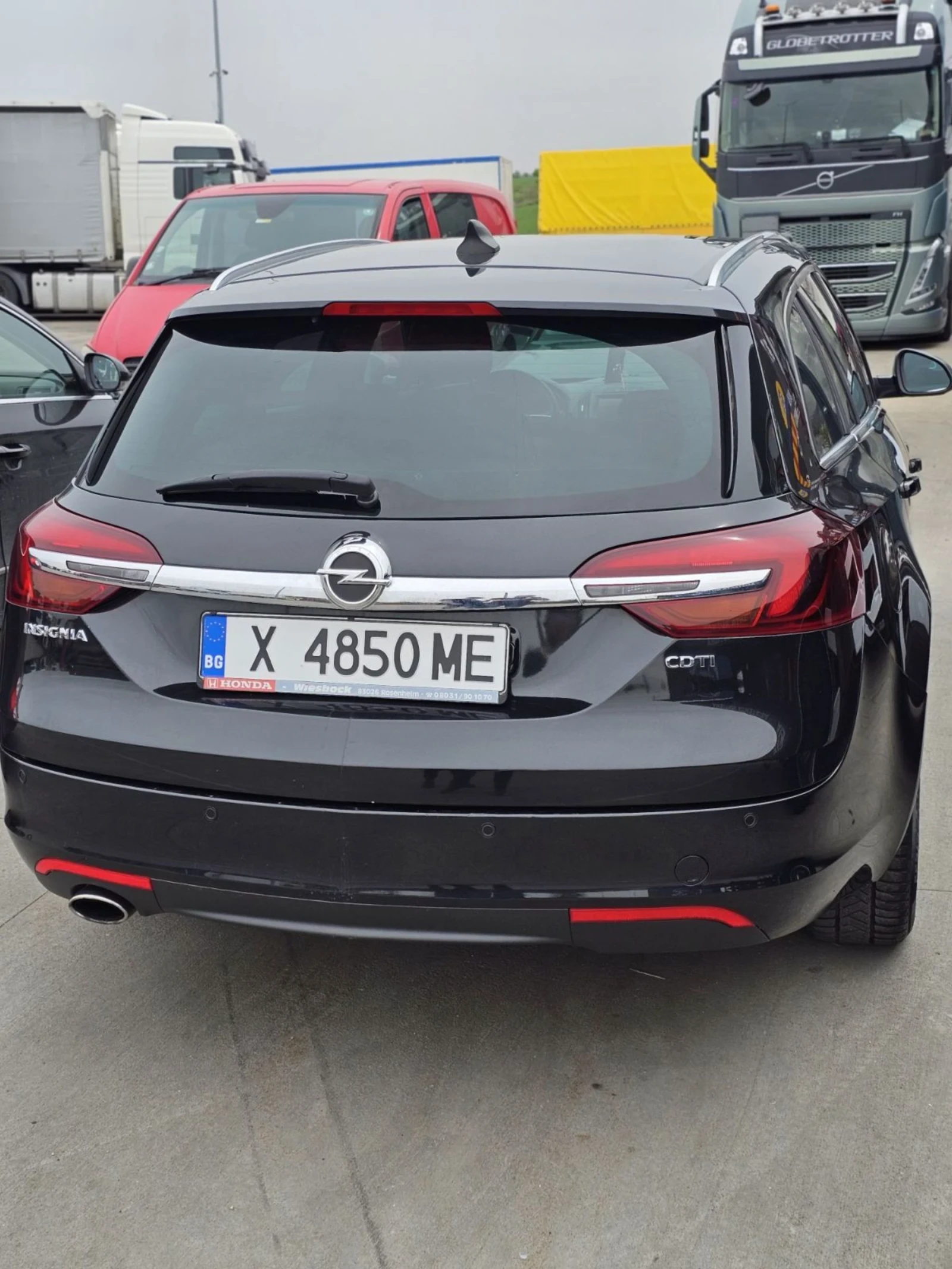 Opel Insignia Спорт Турър, снимка 3 - Автомобили и джипове - 54219548