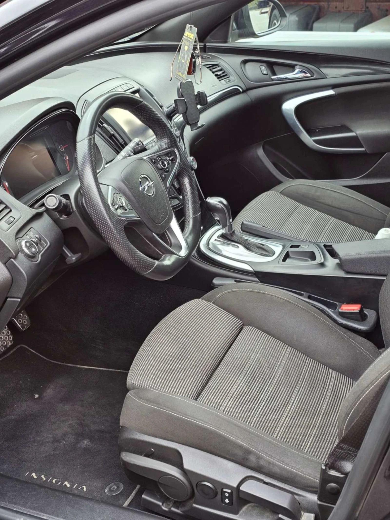 Opel Insignia Спорт Турър, снимка 5 - Автомобили и джипове - 54219548