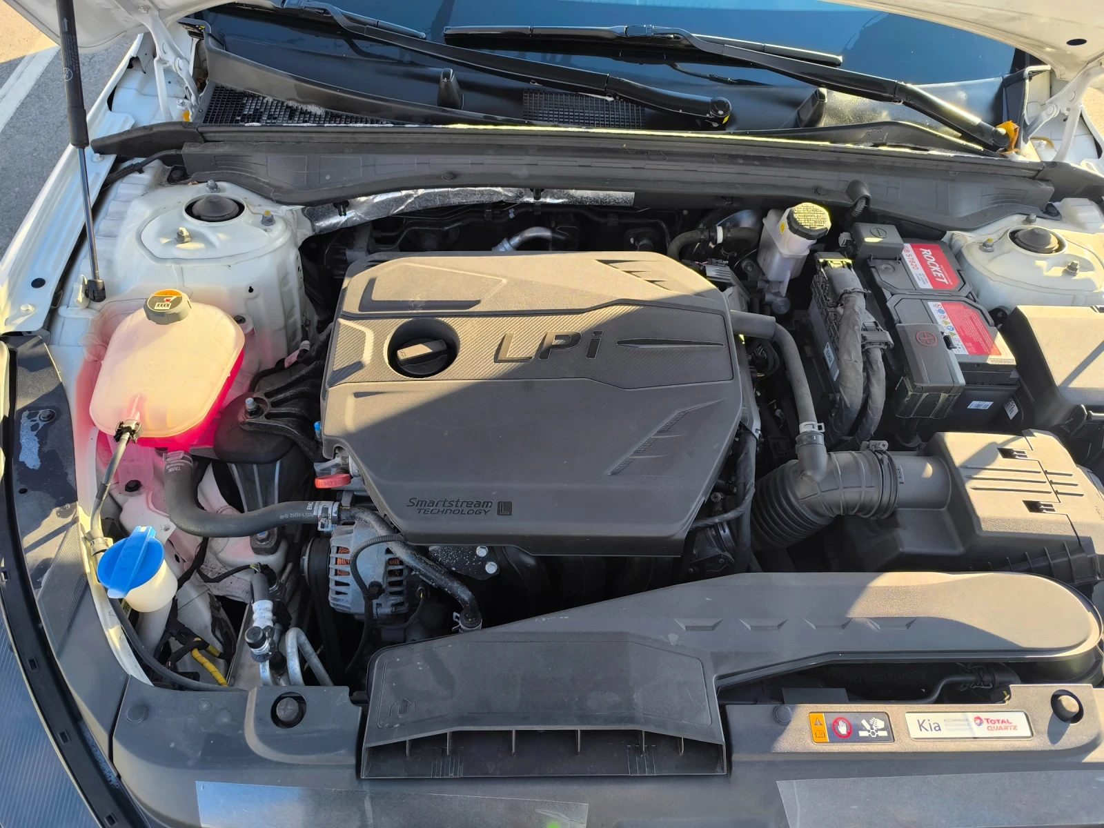 Kia K5 2.0 LPI, снимка 10 - Автомобили и джипове - 54304730