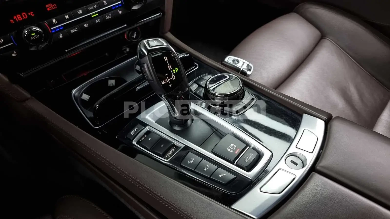 BMW 740 * Хед-ъп * 360 Камери * Обдухване * , снимка 8 - Автомобили и джипове - 54267718