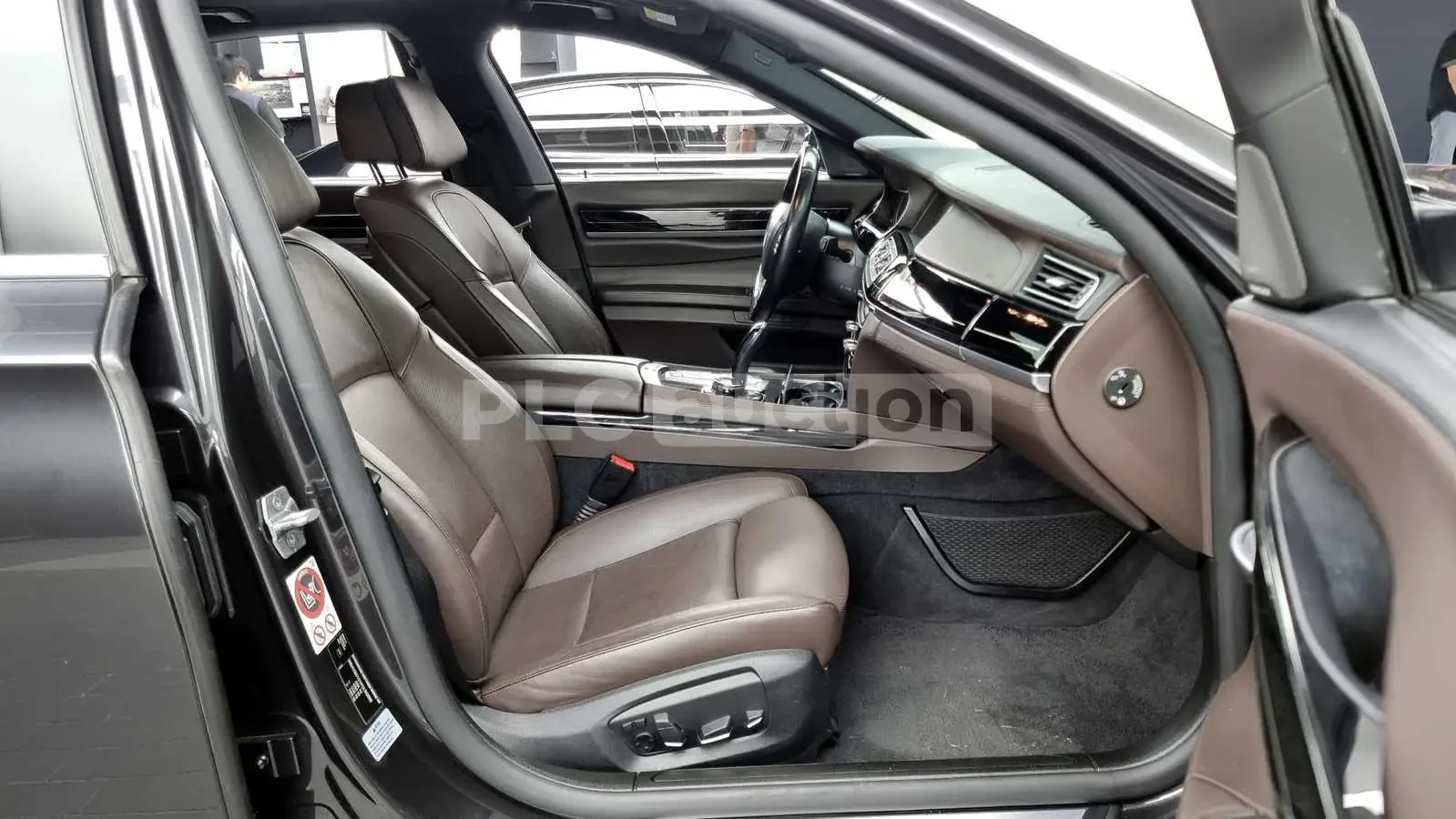 BMW 740 * Хед-ъп * 360 Камери * Обдухване * , снимка 10 - Автомобили и джипове - 54267718