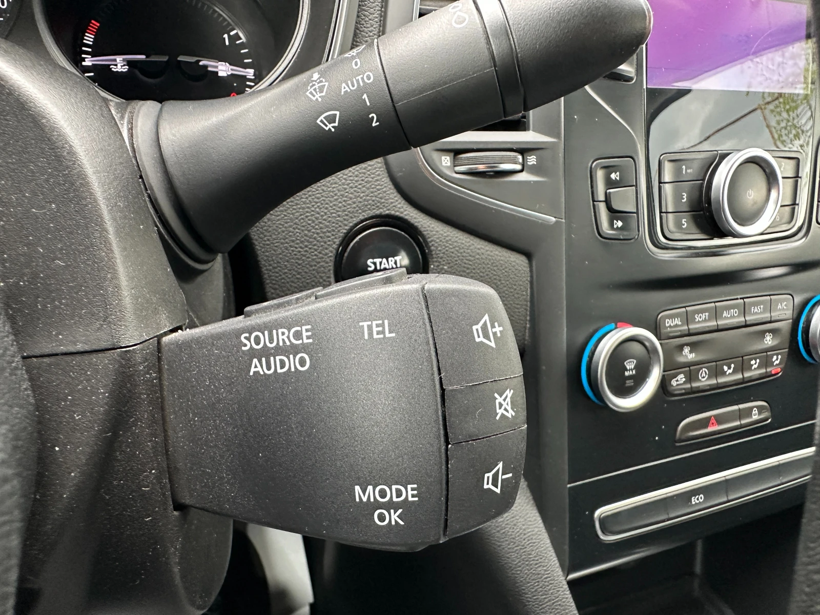 Renault Megane, снимка 17 - Автомобили и джипове - 54295019