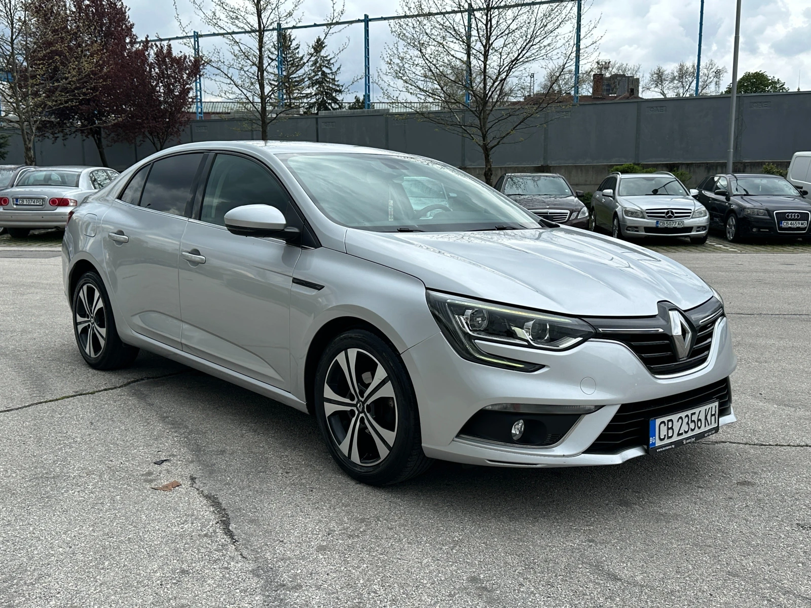 Renault Megane, снимка 6 - Автомобили и джипове - 54295019