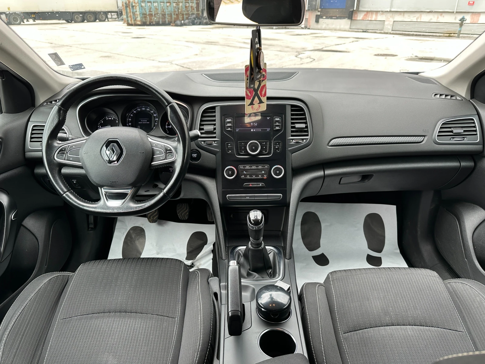 Renault Megane, снимка 10 - Автомобили и джипове - 54295019