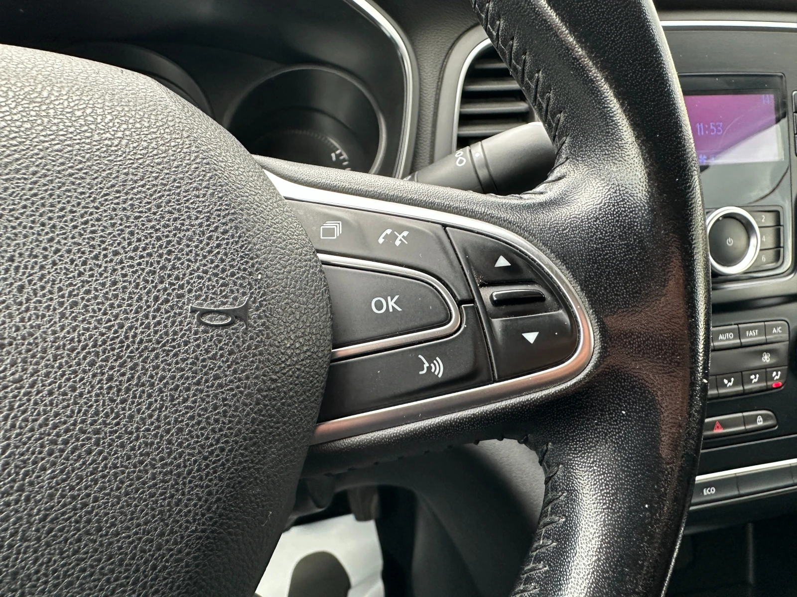 Renault Megane, снимка 15 - Автомобили и джипове - 54295019