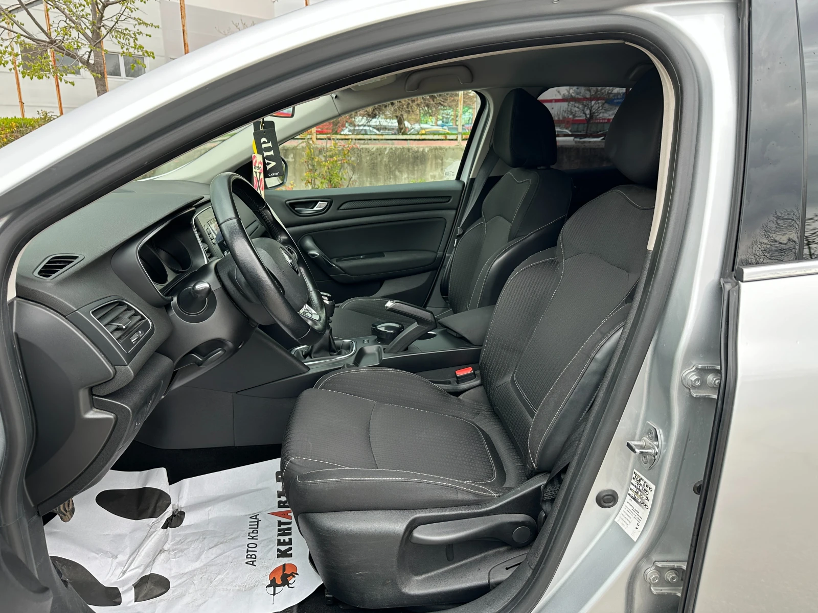 Renault Megane, снимка 8 - Автомобили и джипове - 54295019