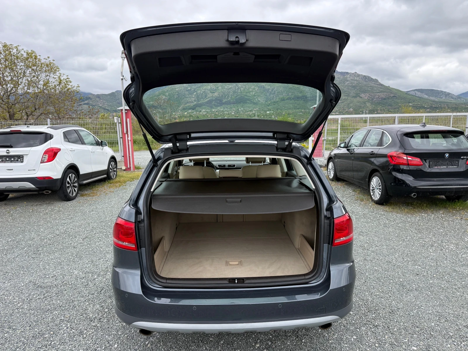 VW Passat (KATO НОВА)^(4x4), снимка 13 - Автомобили и джипове - 54366083