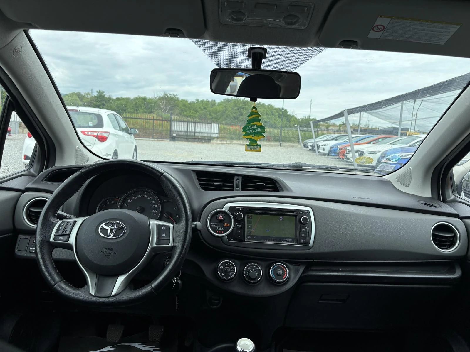 Toyota Yaris 1.4, Нов внос , снимка 12 - Автомобили и джипове - 54605460