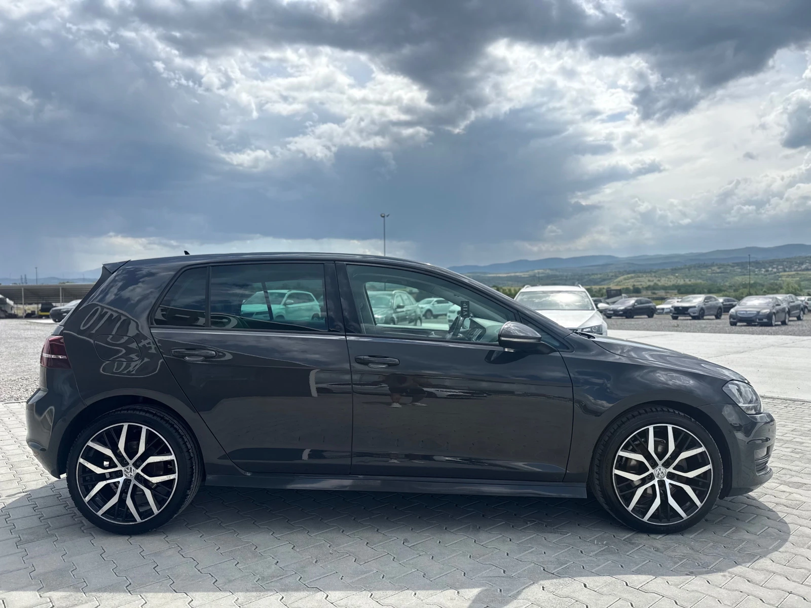 VW Golf 1.6 TDI DSG СОБСТВЕН ЛИЗИНГ , снимка 4 - Автомобили и джипове - 54712508