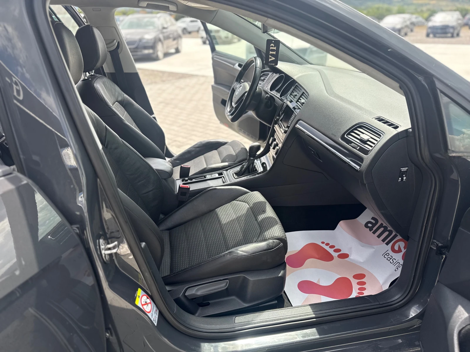 VW Golf 1.6 TDI DSG СОБСТВЕН ЛИЗИНГ , снимка 13 - Автомобили и джипове - 54712508