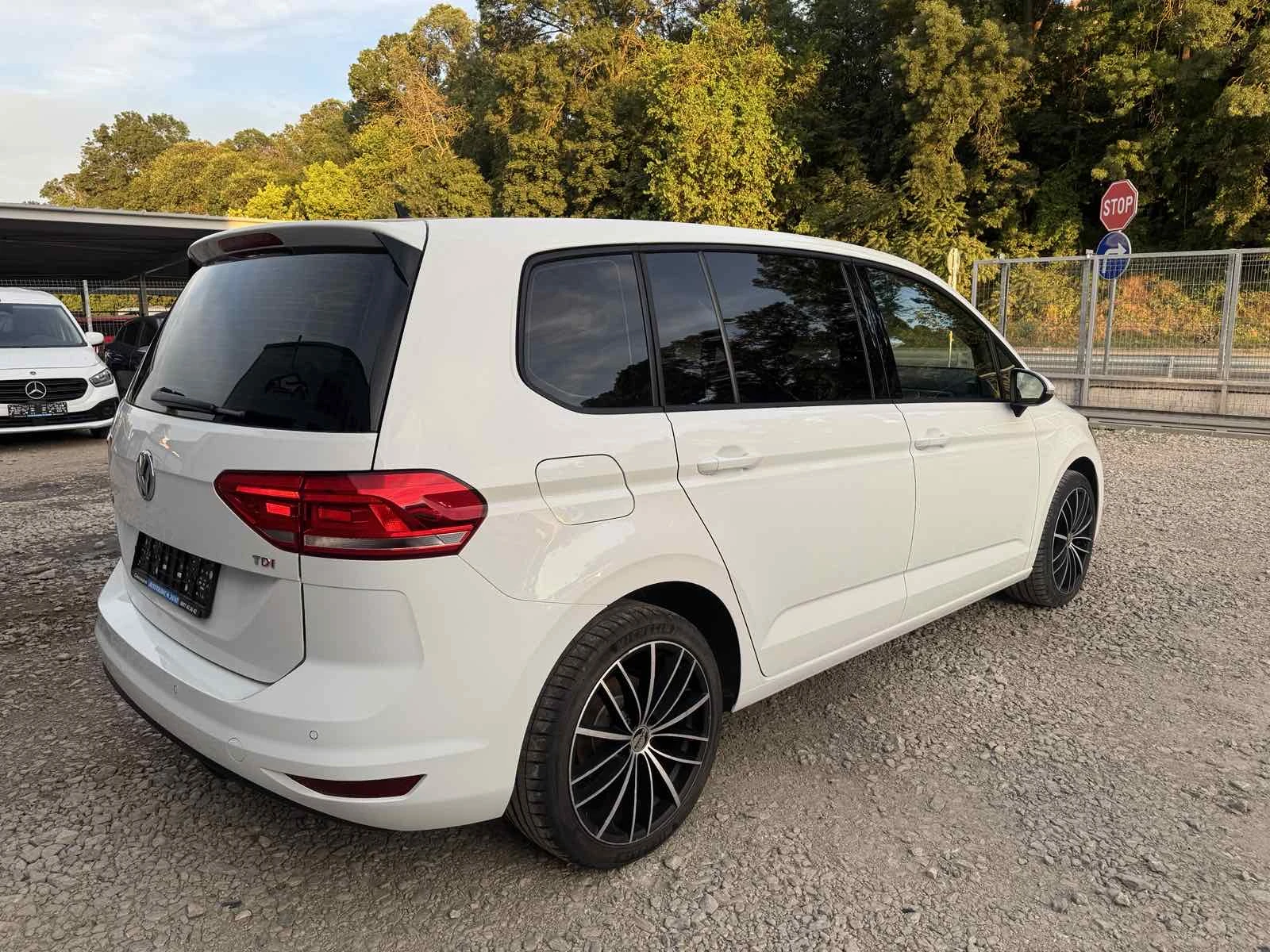 VW Touran 1.6TDI* TOP* 191000km* EVRO6, снимка 6 - Автомобили и джипове - 54858720
