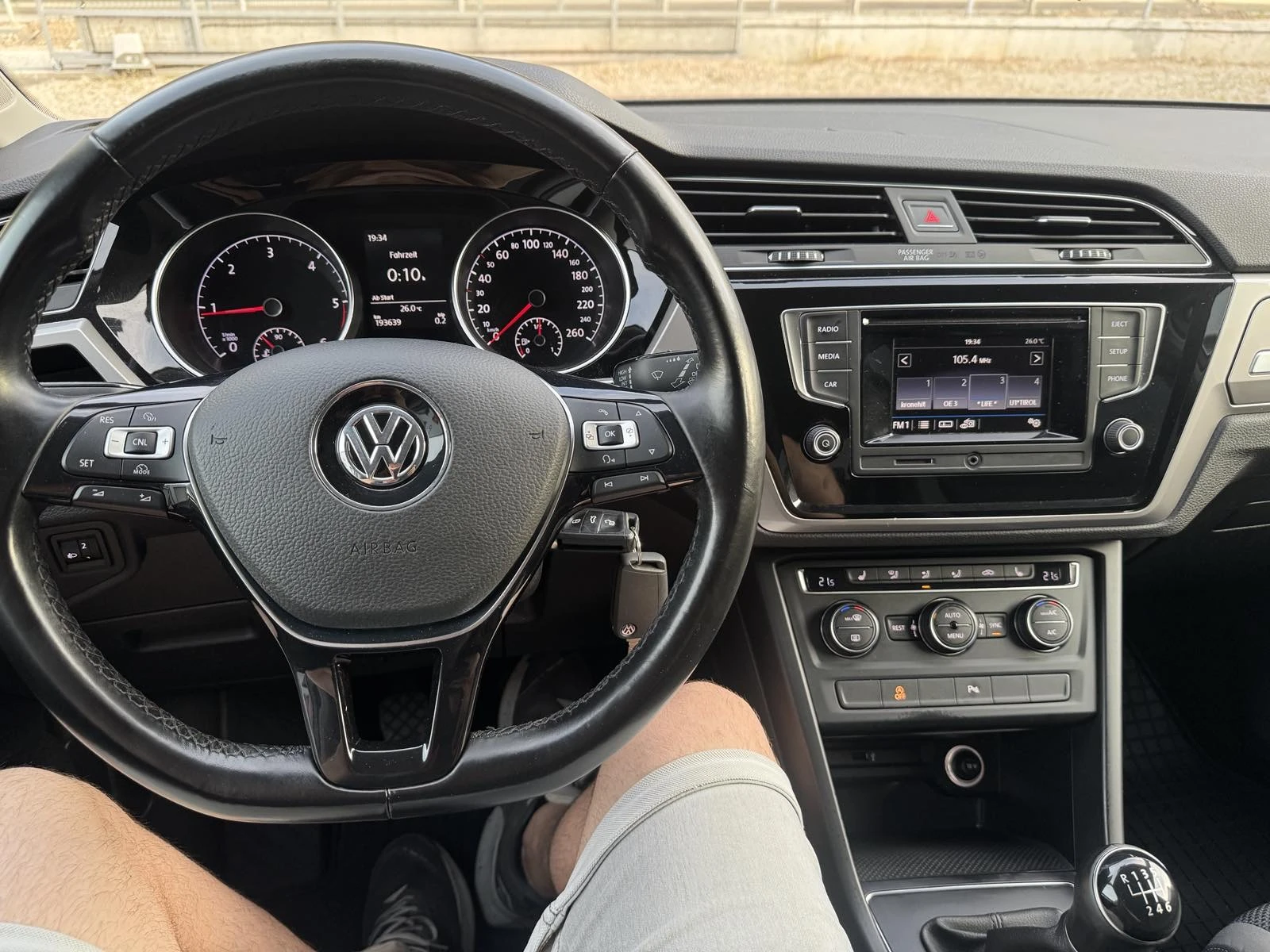 VW Touran 1.6TDI* TOP* 191000km* EVRO6, снимка 11 - Автомобили и джипове - 54858720