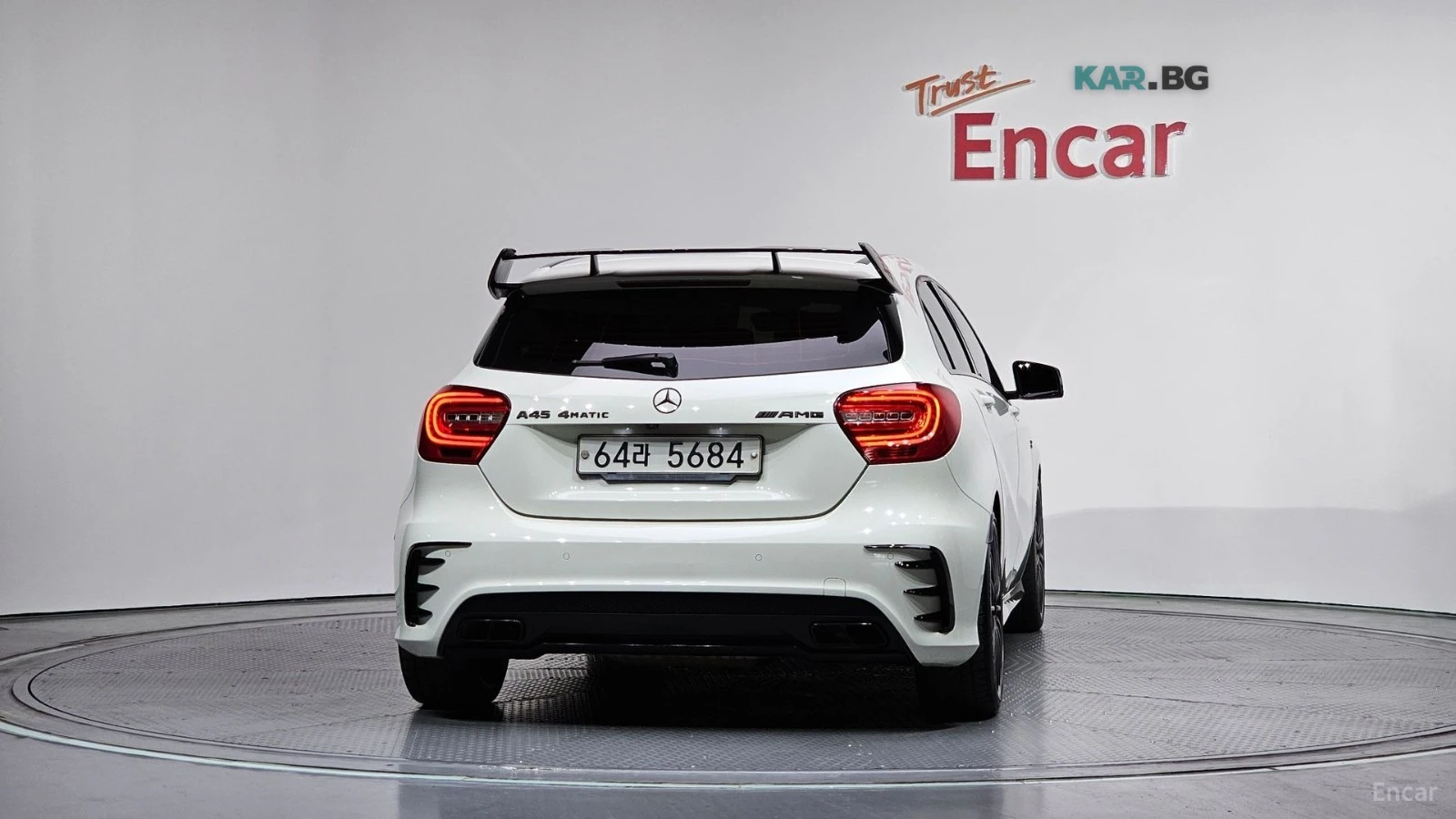 Mercedes-Benz A45 AMG * 4MATIC* КОЖА* ПОДГРЕВ* ПАНОРАМА* NAVI* LED* , снимка 4 - Автомобили и джипове - 54868939