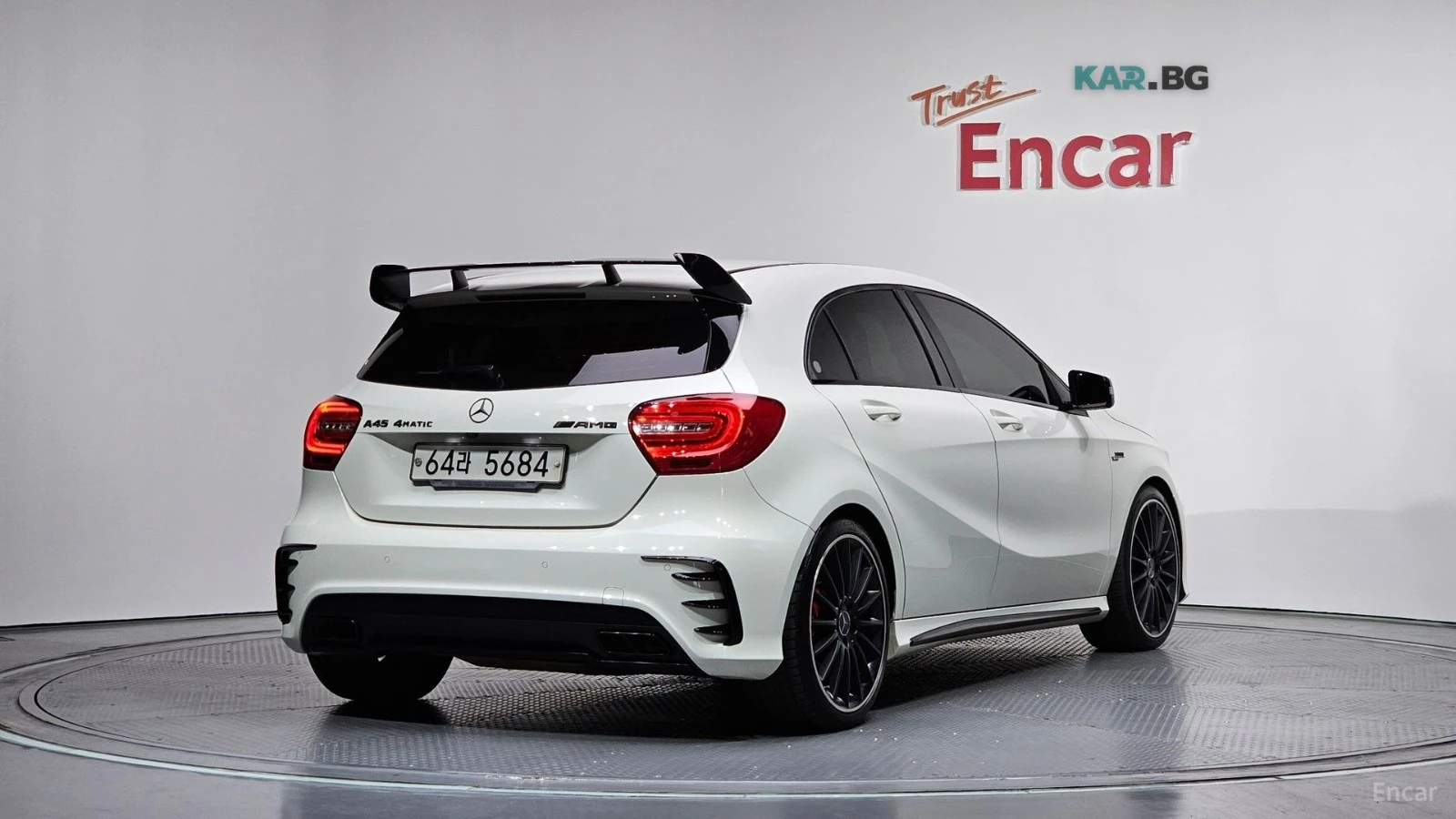 Mercedes-Benz A45 AMG * 4MATIC* КОЖА* ПОДГРЕВ* ПАНОРАМА* NAVI* LED* , снимка 2 - Автомобили и джипове - 54868939