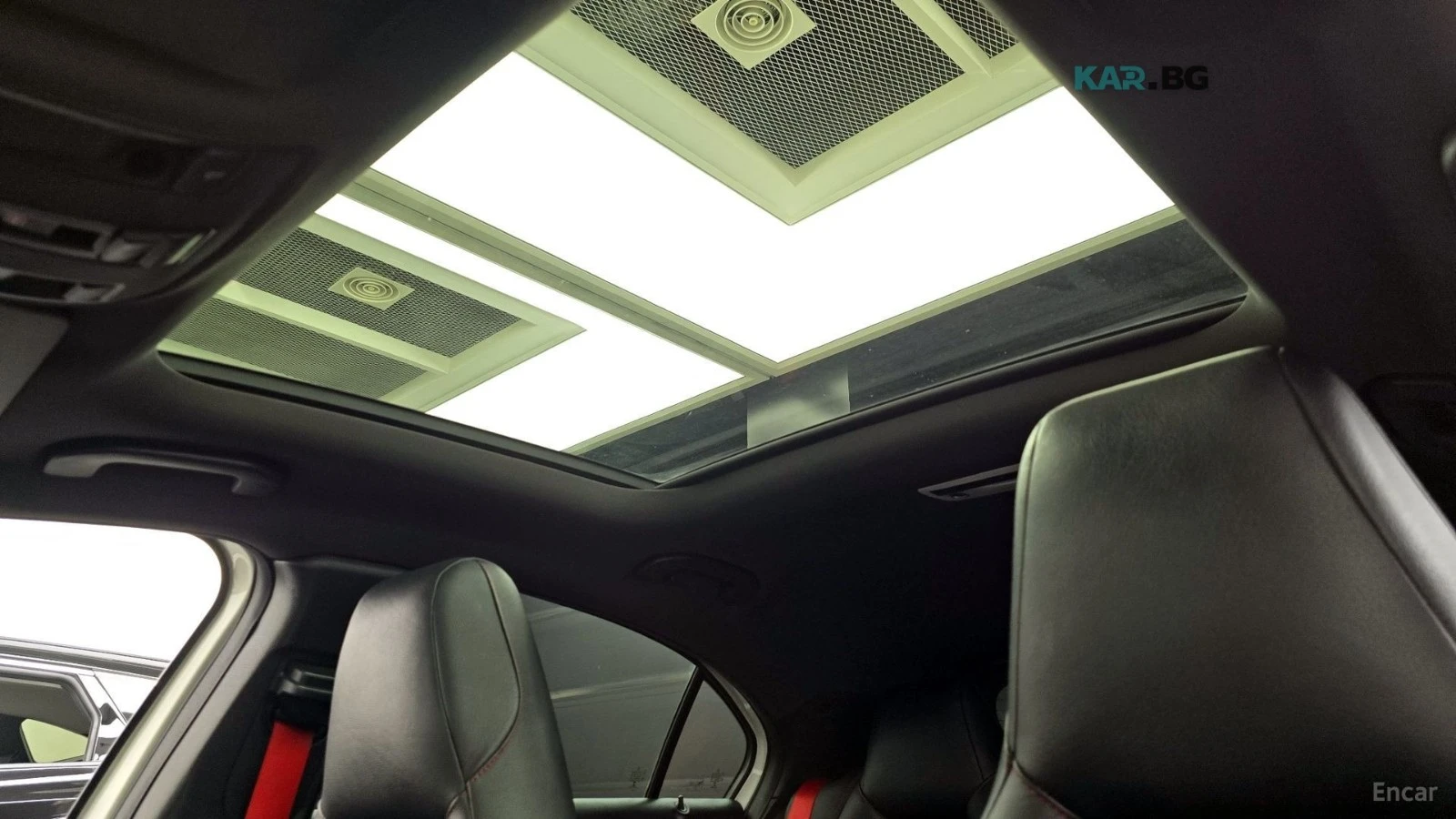 Mercedes-Benz A45 AMG * 4MATIC* КОЖА* ПОДГРЕВ* ПАНОРАМА* NAVI* LED* , снимка 16 - Автомобили и джипове - 54868939