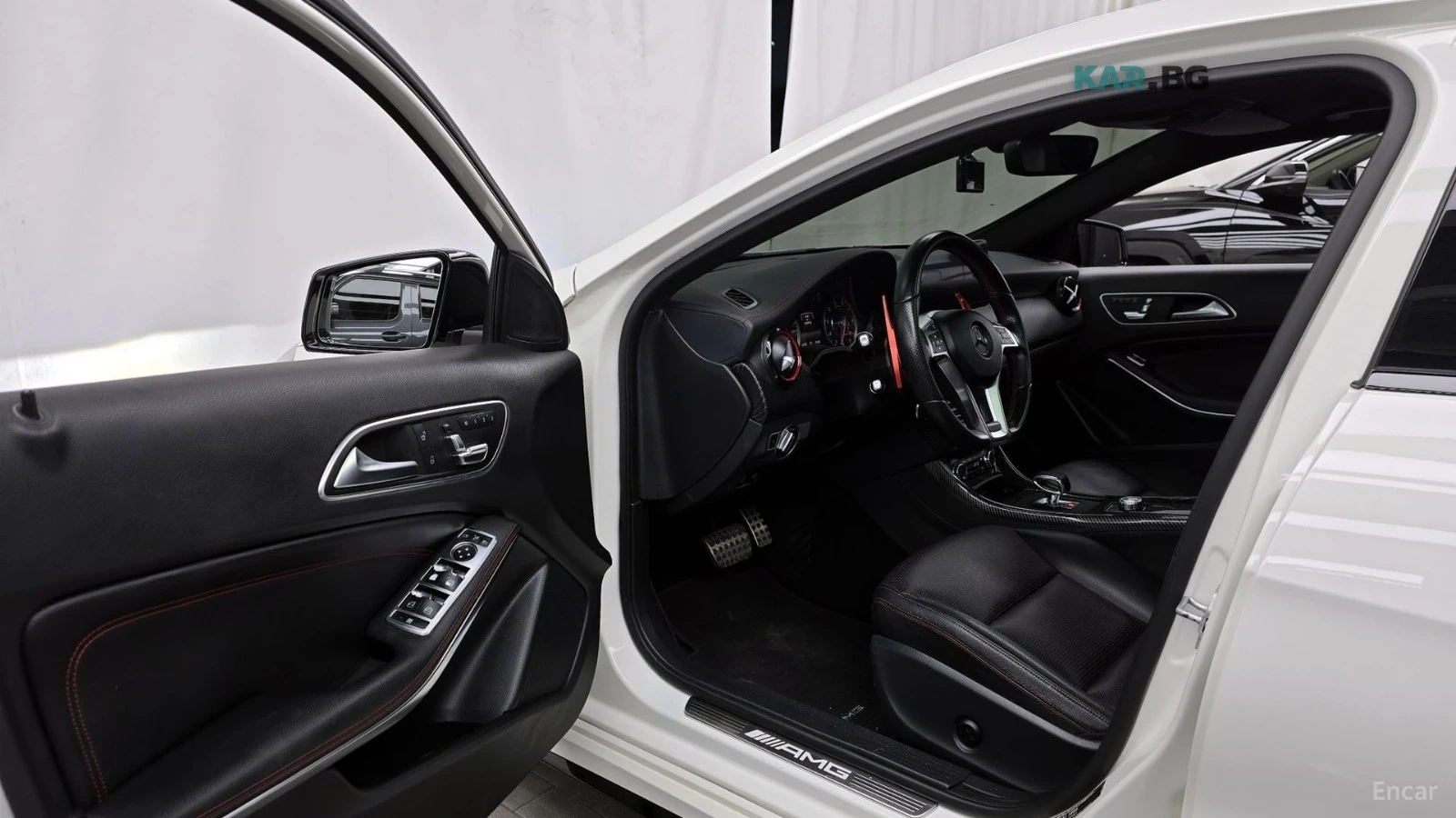 Mercedes-Benz A45 AMG * 4MATIC* КОЖА* ПОДГРЕВ* ПАНОРАМА* NAVI* LED* , снимка 10 - Автомобили и джипове - 54868939